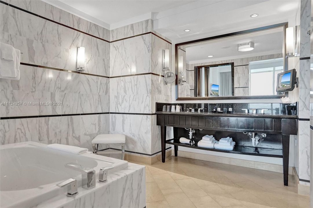 最近售出: $2,599,000 (0 贝兹, 1 浴室, 1461 平方英尺)