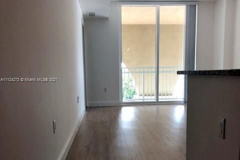 Недавно продано: $219,000 (1 спален, 1 ванн, 620 Квадратных фут)