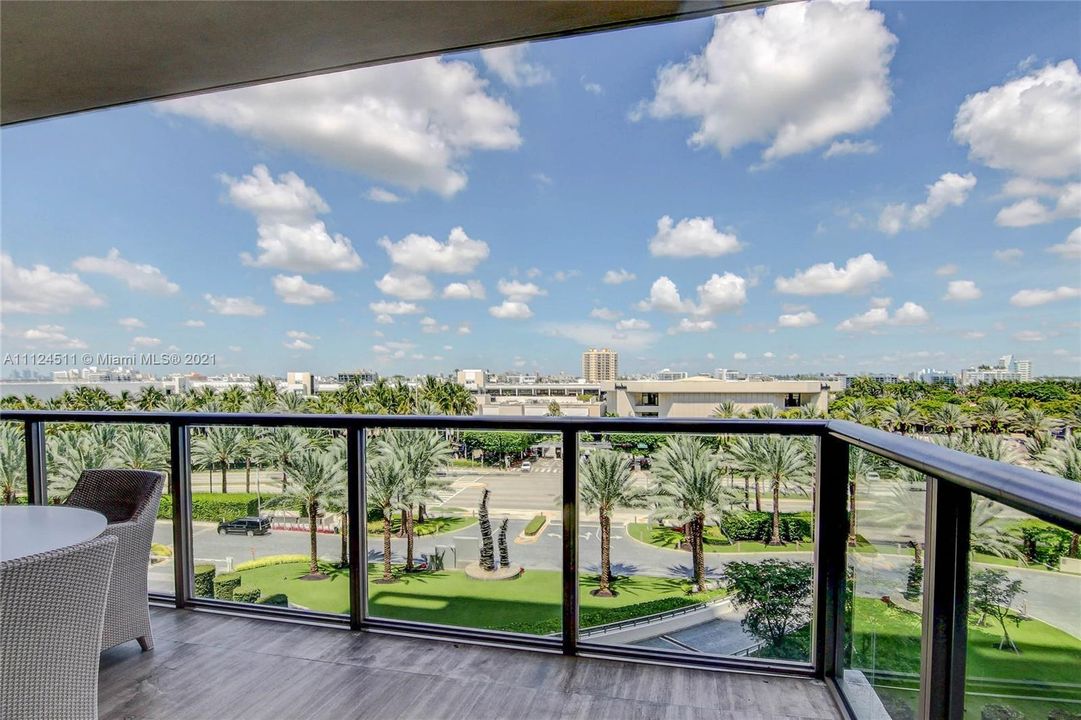 Recently Sold: $6,200,000 (3 beds, 3 baths, 2840 Square Feet)
