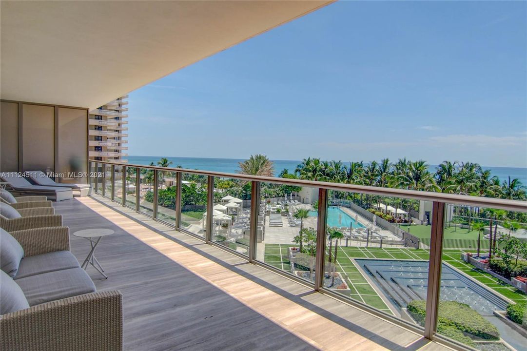 Recently Sold: $6,200,000 (3 beds, 3 baths, 2840 Square Feet)