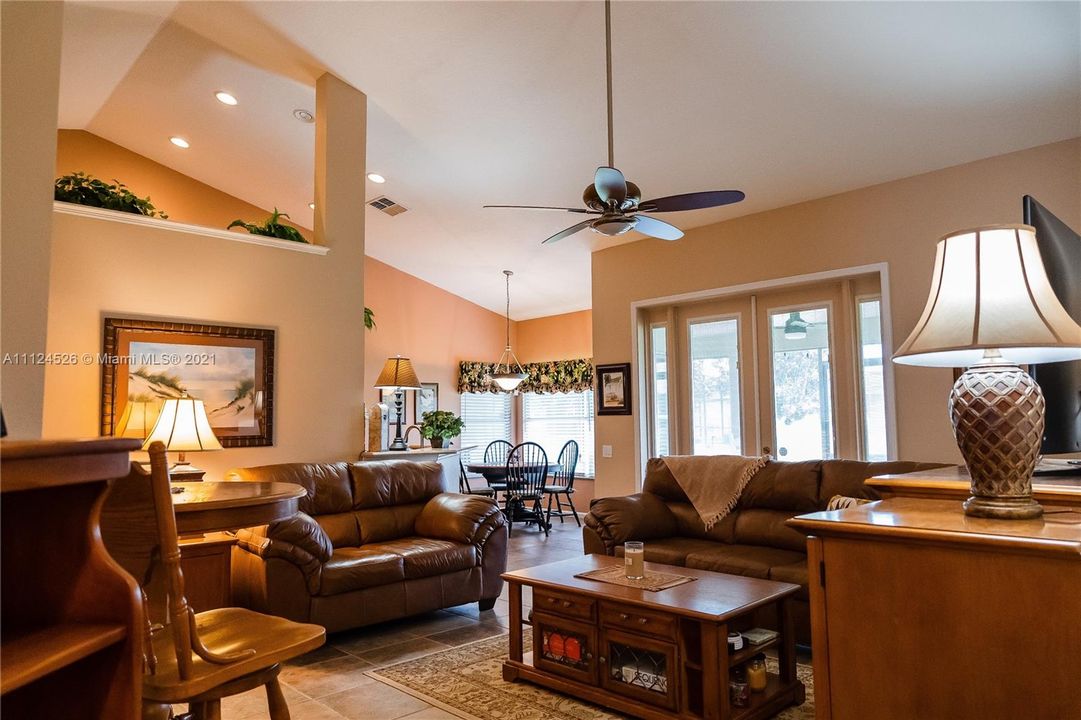 Vendido Recientemente: $420,000 (4 camas, 3 baños, 0 Pies cuadrados)