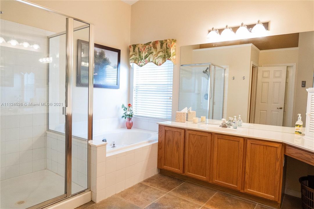 Vendido Recientemente: $420,000 (4 camas, 3 baños, 0 Pies cuadrados)