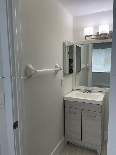 Recently Rented: $2,500 (2 beds, 2 baths, 1110 Square Feet)