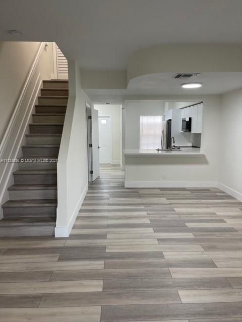 Recently Rented: $2,500 (2 beds, 2 baths, 1110 Square Feet)