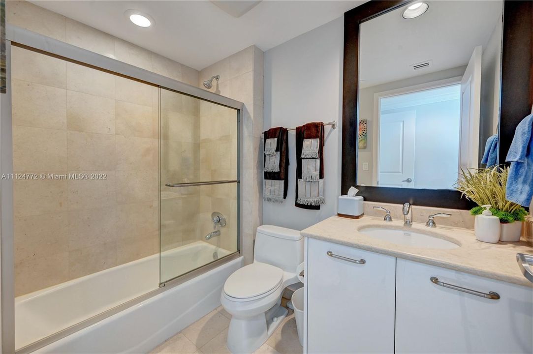 最近售出: $2,699,000 (4 贝兹, 4 浴室, 3466 平方英尺)