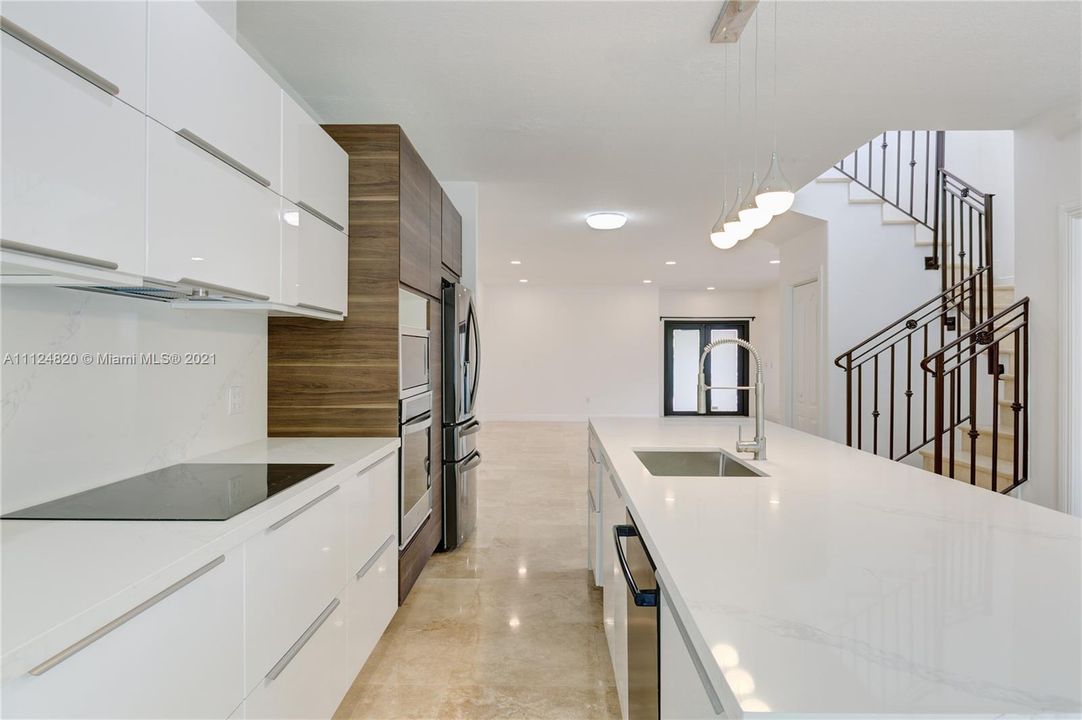 Recently Sold: $1,300,000 (3 beds, 2 baths, 2079 Square Feet)