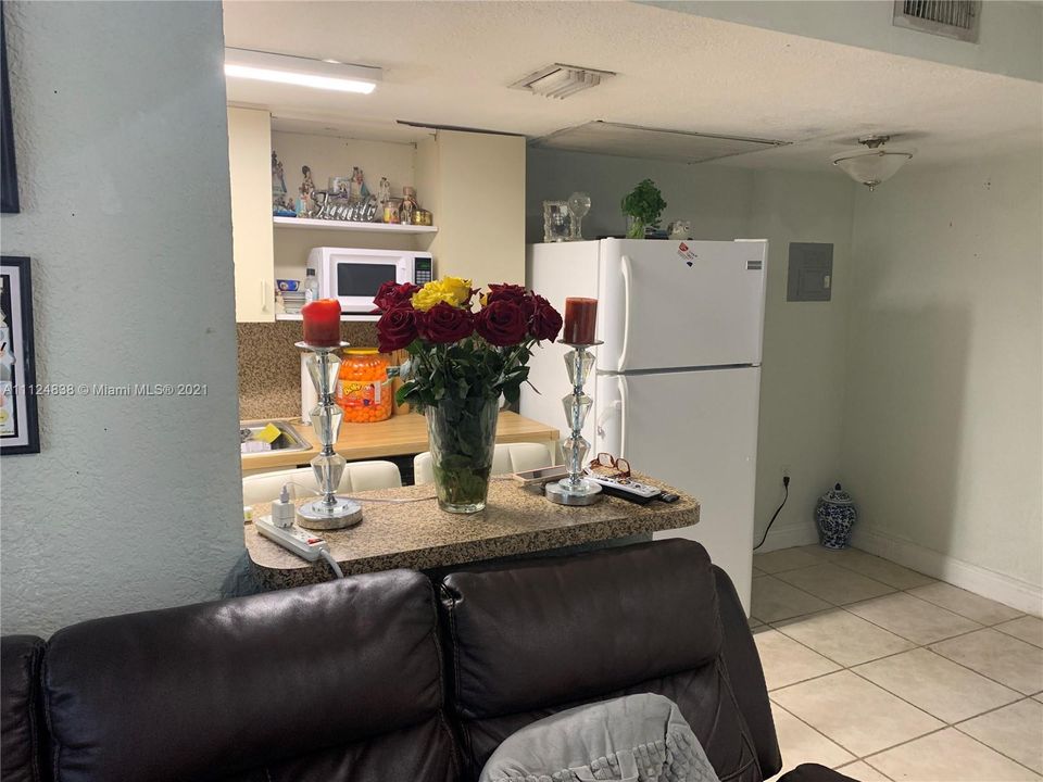 Recently Sold: $130,000 (1 beds, 1 baths, 558 Square Feet)
