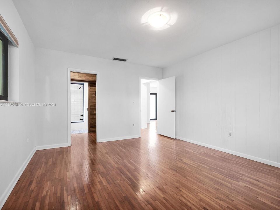 Recently Rented: $5,850 (2 beds, 2 baths, 1522 Square Feet)