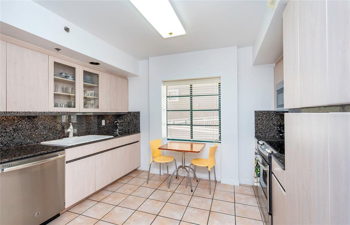 Recently Sold: $485,000 (1 beds, 1 baths, 730 Square Feet)