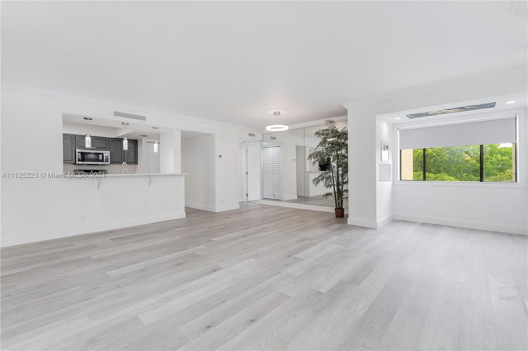 Недавно продано: $319,000 (2 спален, 2 ванн, 1175 Квадратных фут)