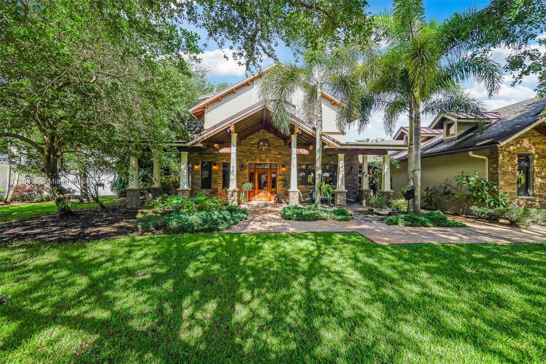 Recently Sold: $3,199,000 (5 beds, 5 baths, 4291 Square Feet)