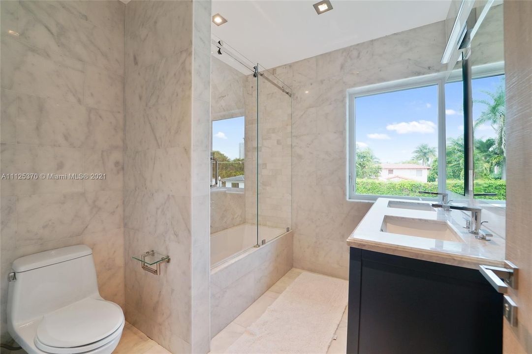 最近租的: $22,000 (5 贝兹, 4 浴室, 2746 平方英尺)