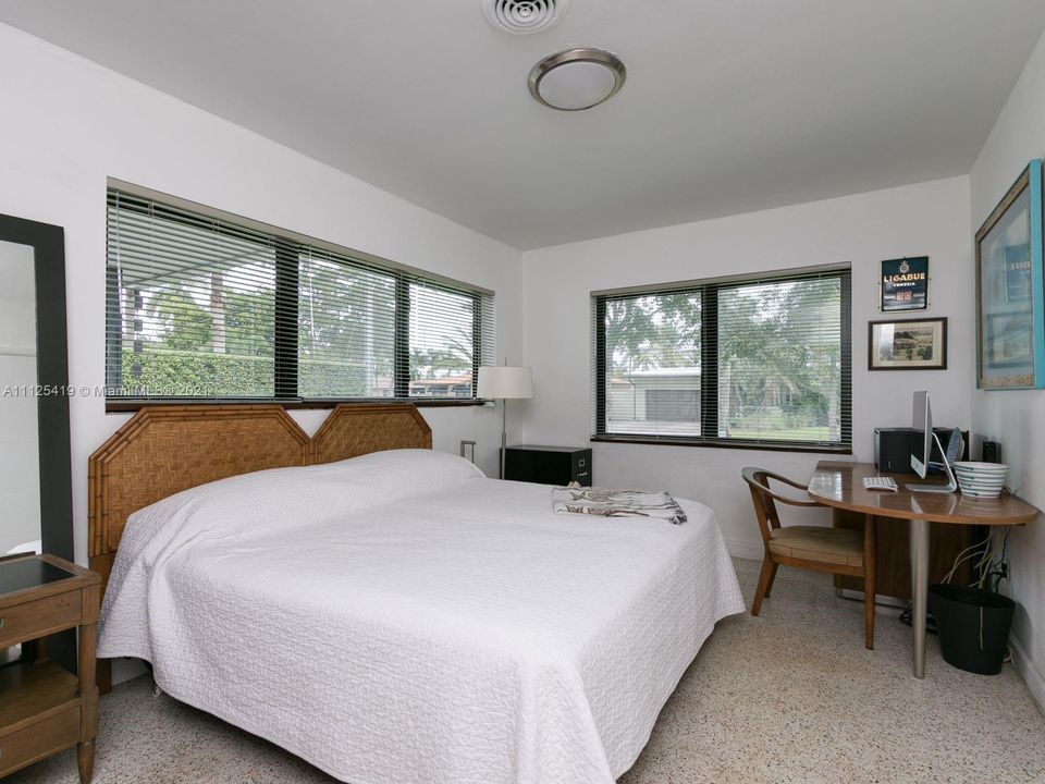 Recently Sold: $1,790,000 (3 beds, 2 baths, 1734 Square Feet)