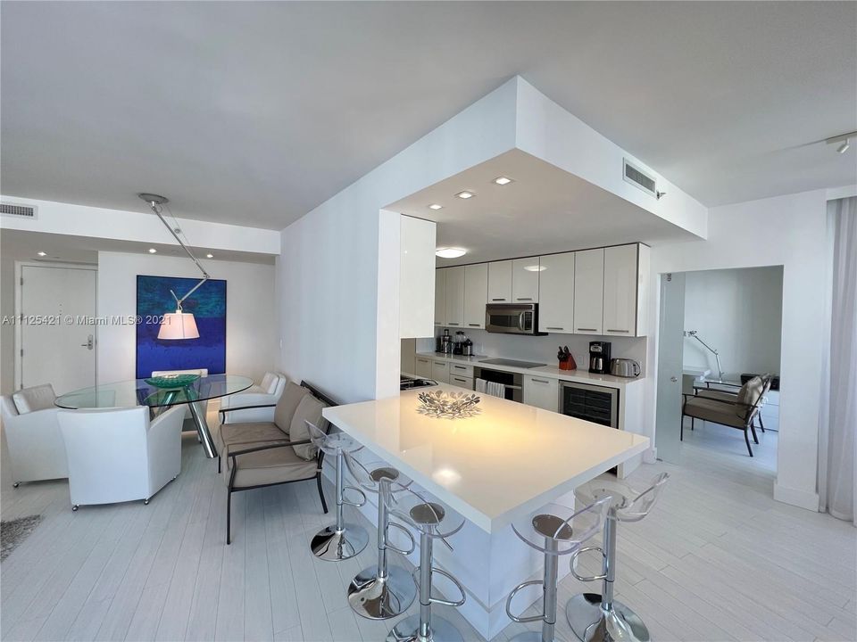 Recently Sold: $1,595,000 (3 beds, 2 baths, 1944 Square Feet)