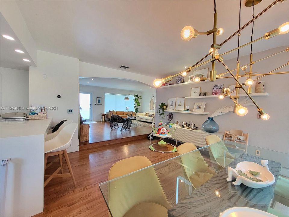 Recently Sold: $1,040,000 (3 beds, 2 baths, 1426 Square Feet)