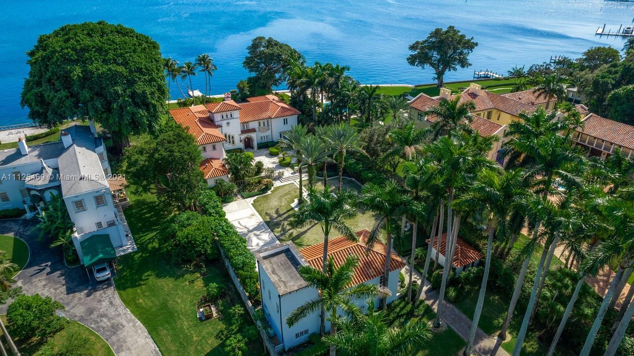 Vendido Recientemente: $31,750,000 (9 camas, 8 baños, 7947 Pies cuadrados)