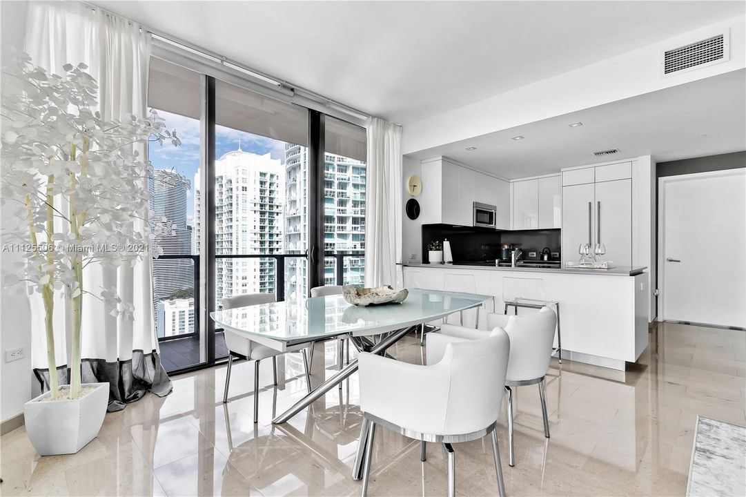 Recently Sold: $935,000 (2 beds, 2 baths, 1265 Square Feet)