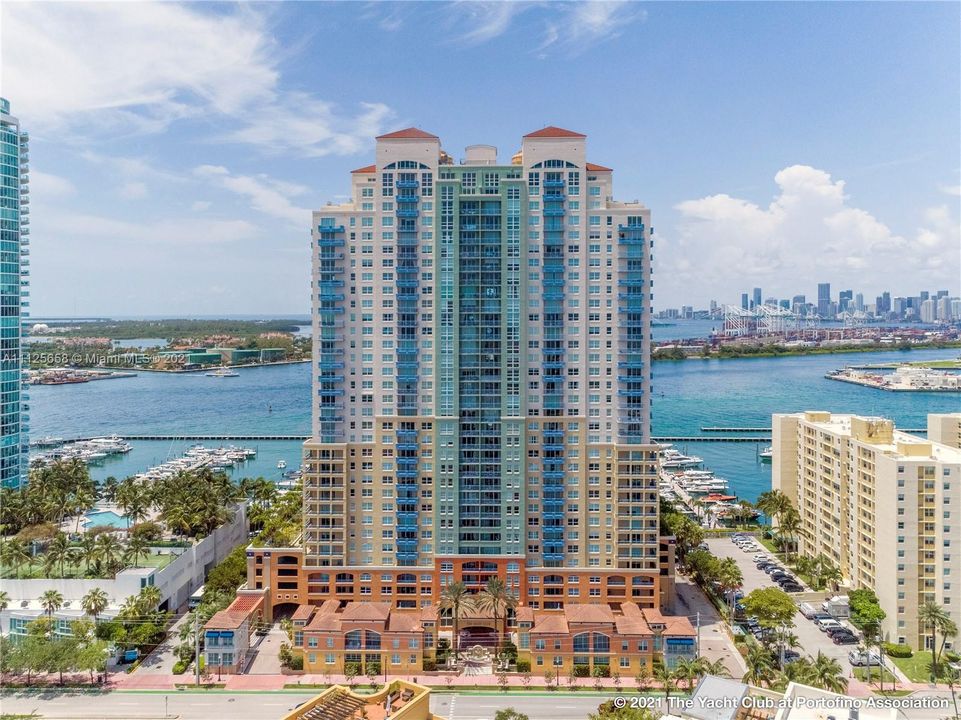 Recently Sold: $845,000 (2 beds, 2 baths, 1080 Square Feet)
