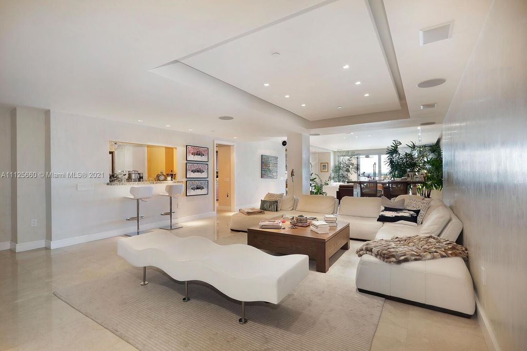 Recently Sold: $7,050,000 (3 beds, 4 baths, 3580 Square Feet)