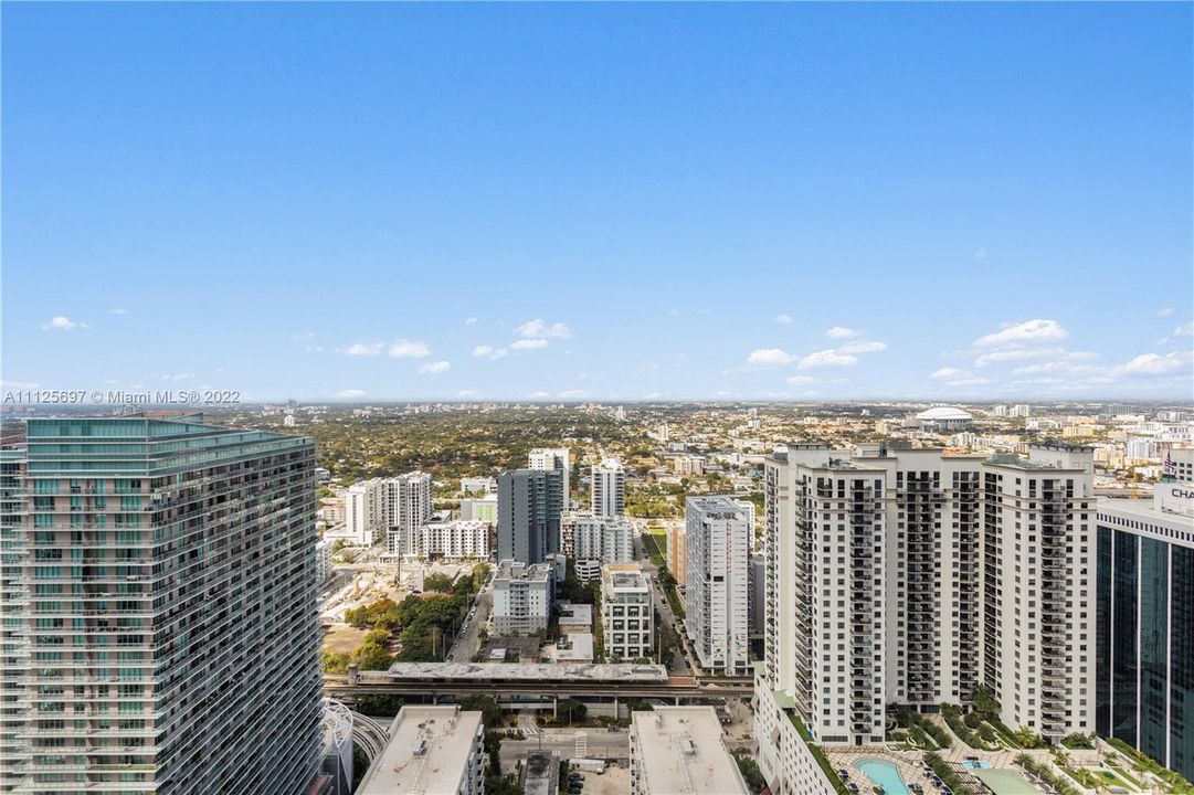 Recently Sold: $1,900,000 (3 beds, 3 baths, 1692 Square Feet)