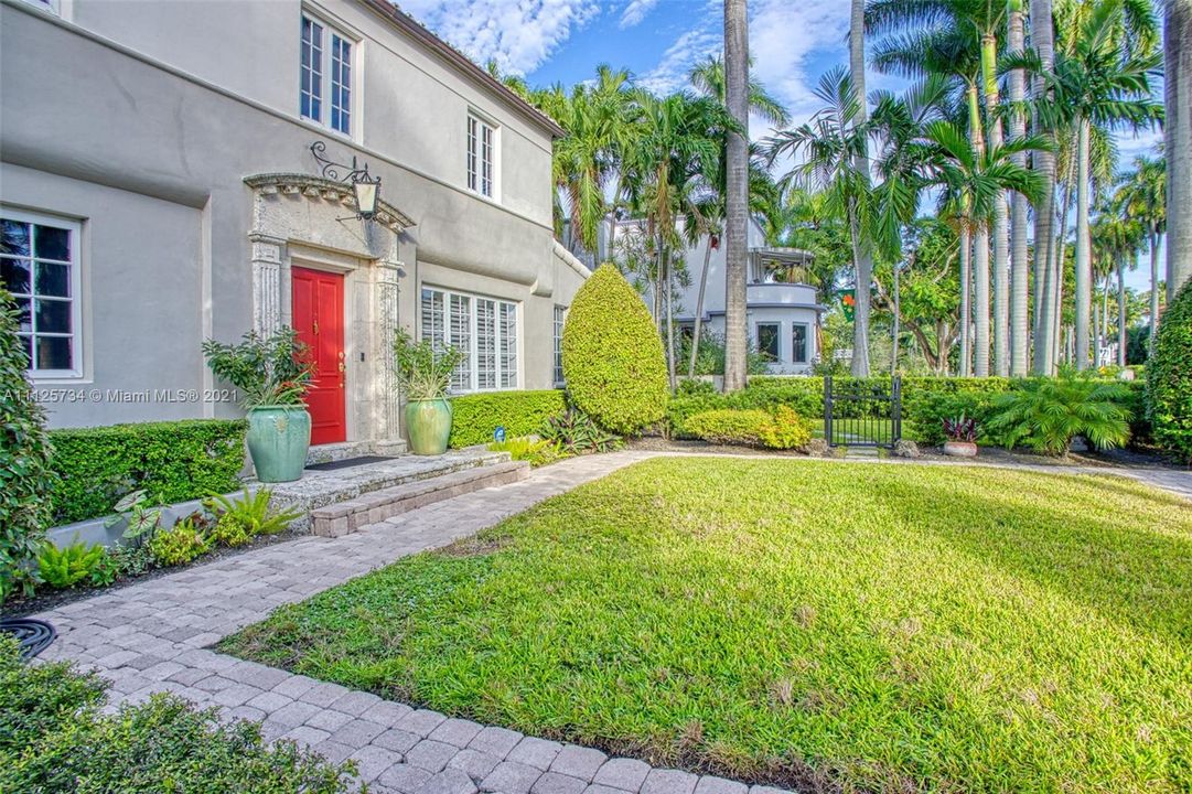 Recently Sold: $1,077,000 (4 beds, 3 baths, 2139 Square Feet)