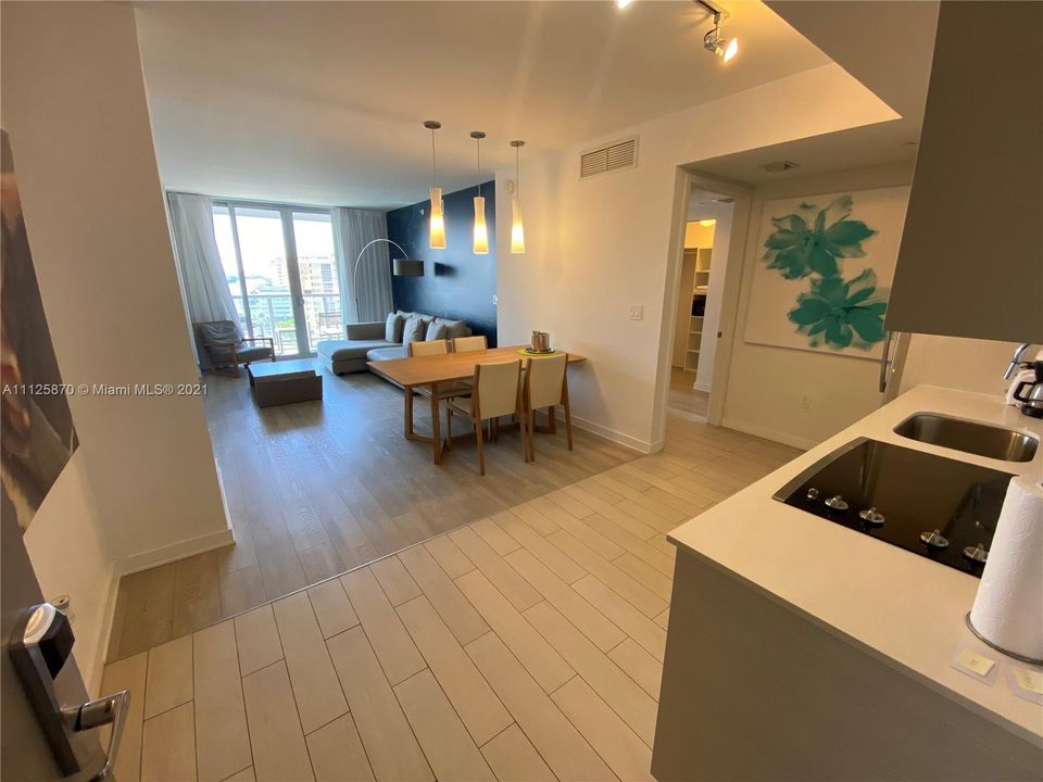 Recently Sold: $495,000 (2 beds, 2 baths, 1020 Square Feet)