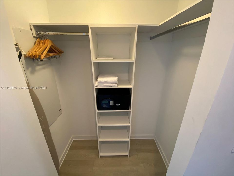 Recently Sold: $495,000 (2 beds, 2 baths, 1020 Square Feet)