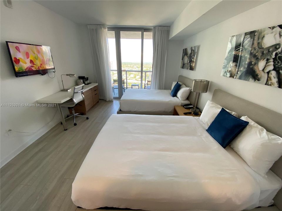 Recently Sold: $550,000 (2 beds, 2 baths, 1028 Square Feet)