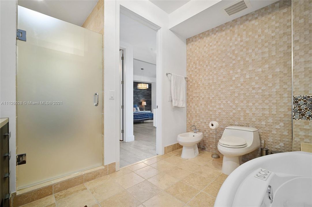 最近租的: $8,500 (2 贝兹, 2 浴室, 1577 平方英尺)