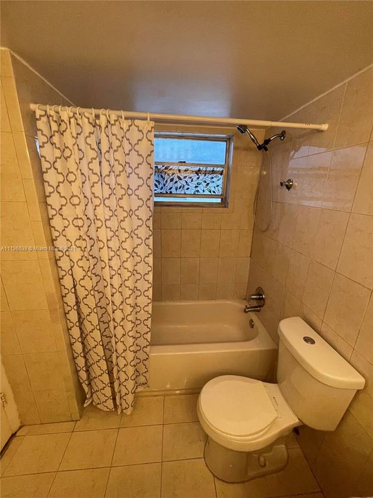 最近租的: $1,550 (1 贝兹, 1 浴室, 620 平方英尺)