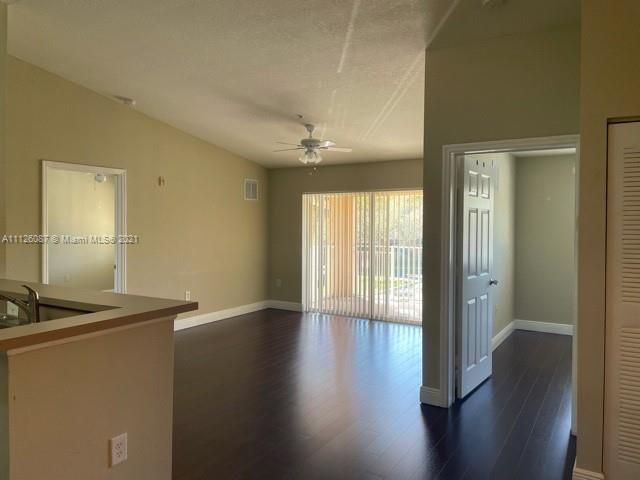 Recently Rented: $1,600 (2 beds, 2 baths, 960 Square Feet)