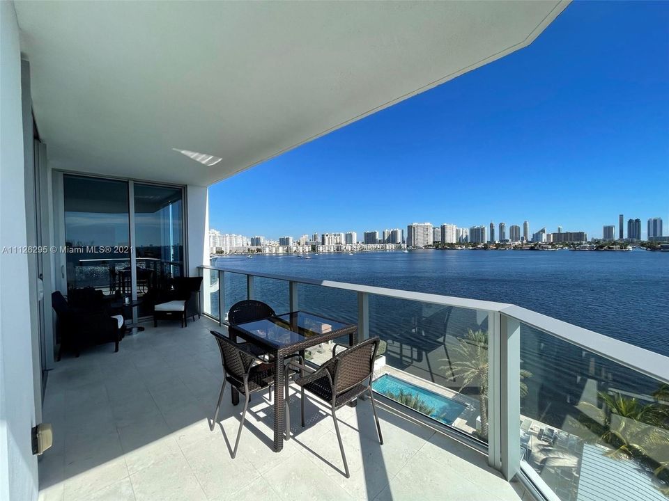 Recently Sold: $1,750,000 (3 beds, 3 baths, 2386 Square Feet)