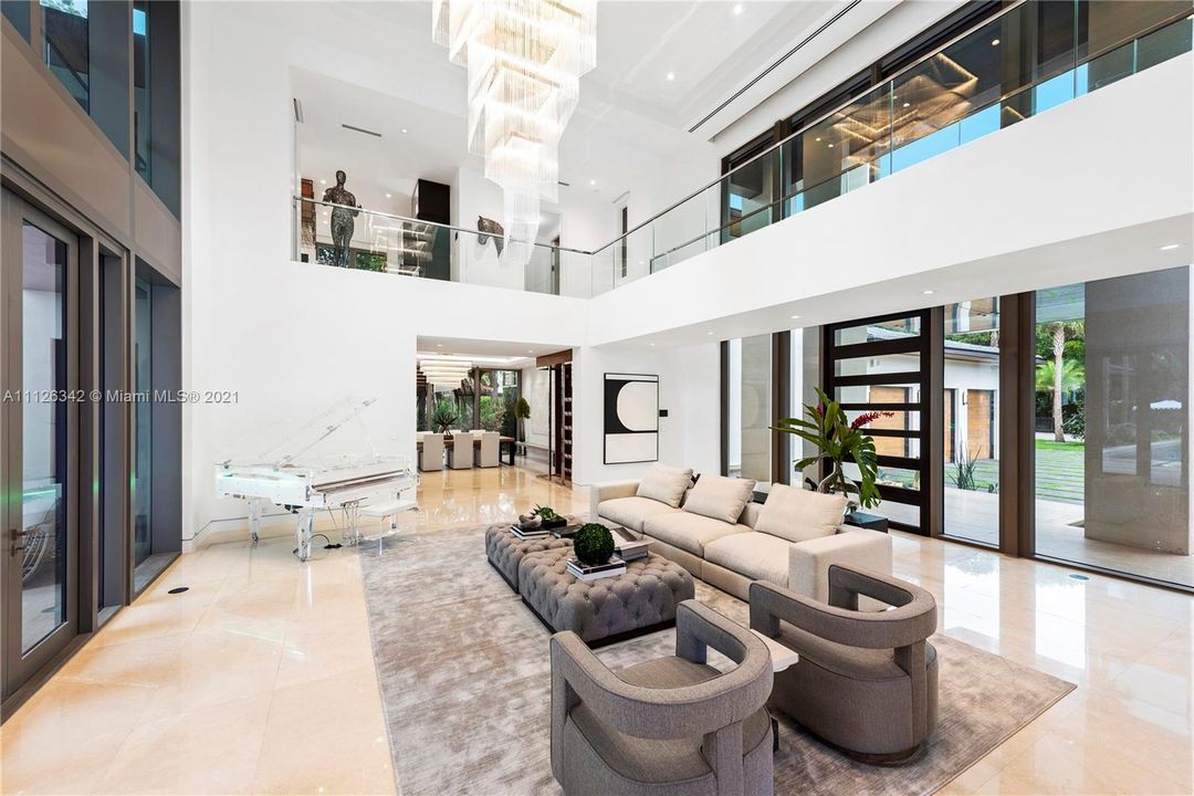 Recently Sold: $8,800,000 (7 beds, 8 baths, 8863 Square Feet)