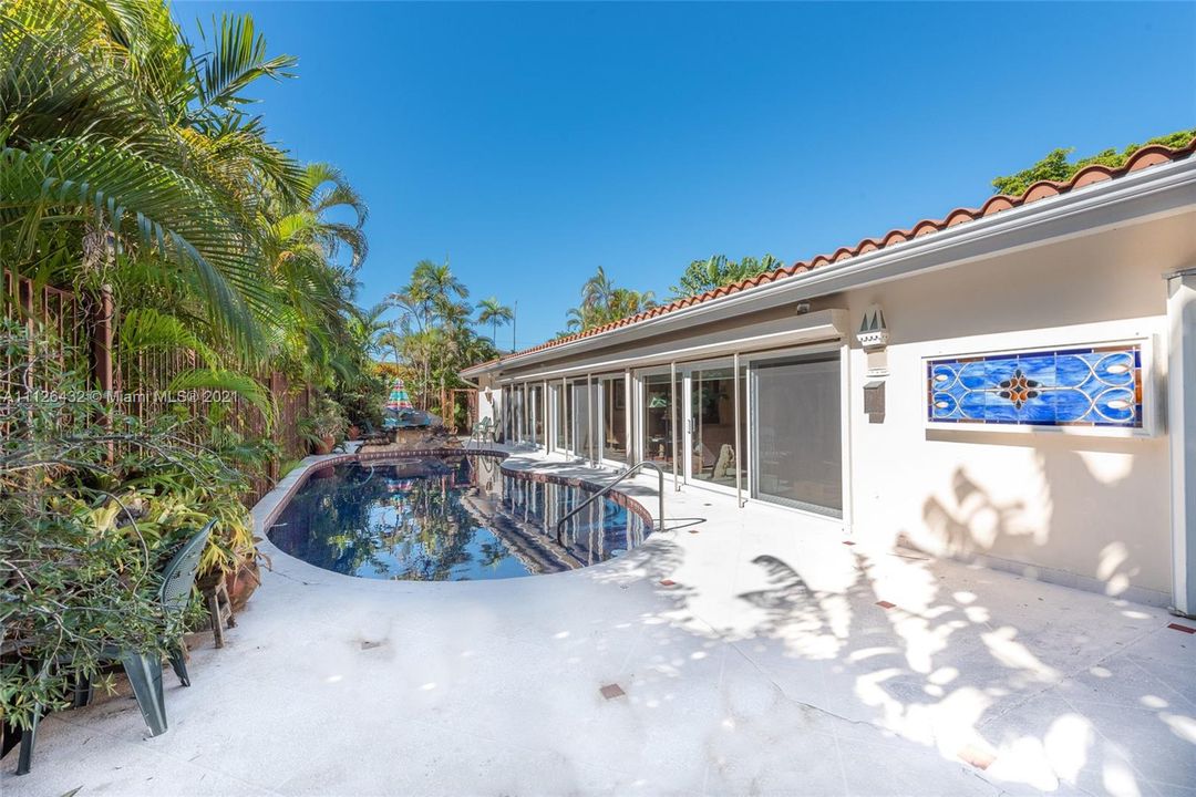 Recently Sold: $1,800,000 (3 beds, 3 baths, 3332 Square Feet)