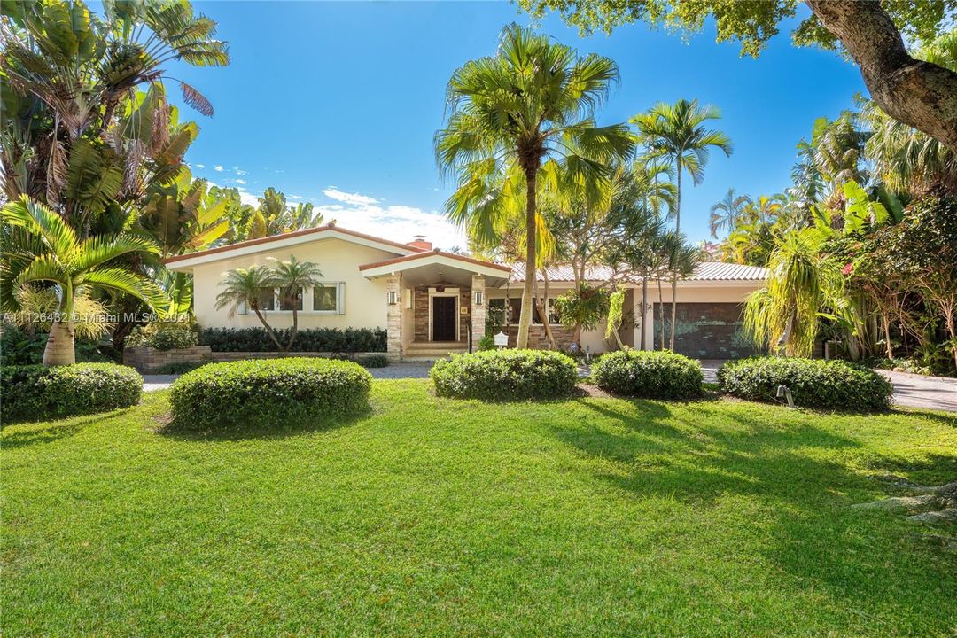 Recently Sold: $1,800,000 (3 beds, 3 baths, 3332 Square Feet)