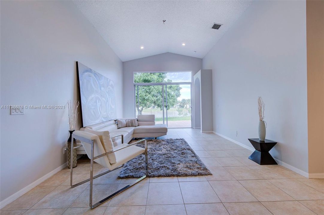 Recently Sold: $500,000 (3 beds, 2 baths, 1850 Square Feet)