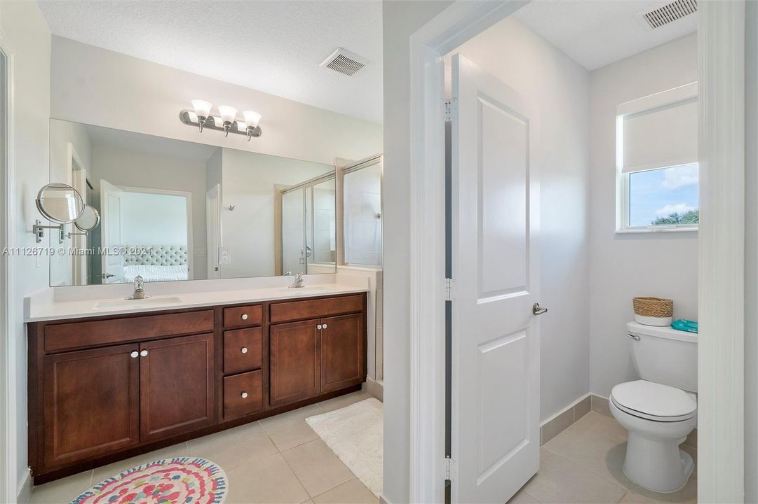 Recently Rented: $3,500 (3 beds, 2 baths, 1830 Square Feet)