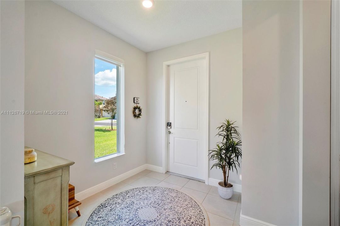 Recently Rented: $3,500 (3 beds, 2 baths, 1830 Square Feet)