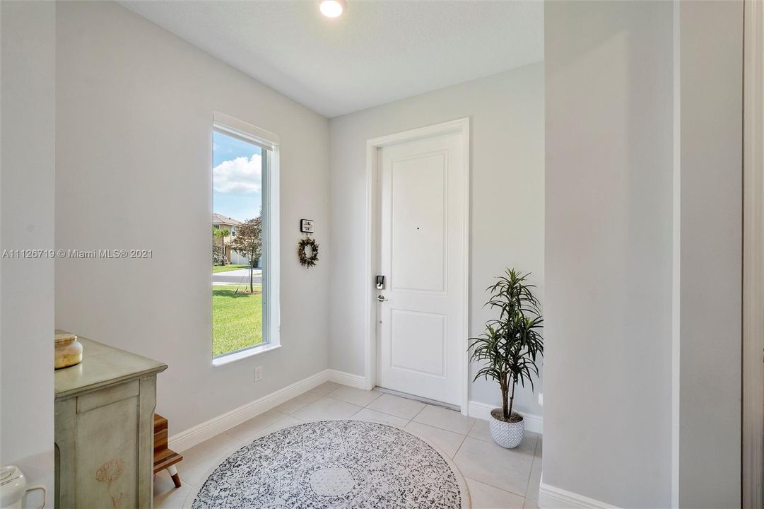 Recently Rented: $3,500 (3 beds, 2 baths, 1830 Square Feet)