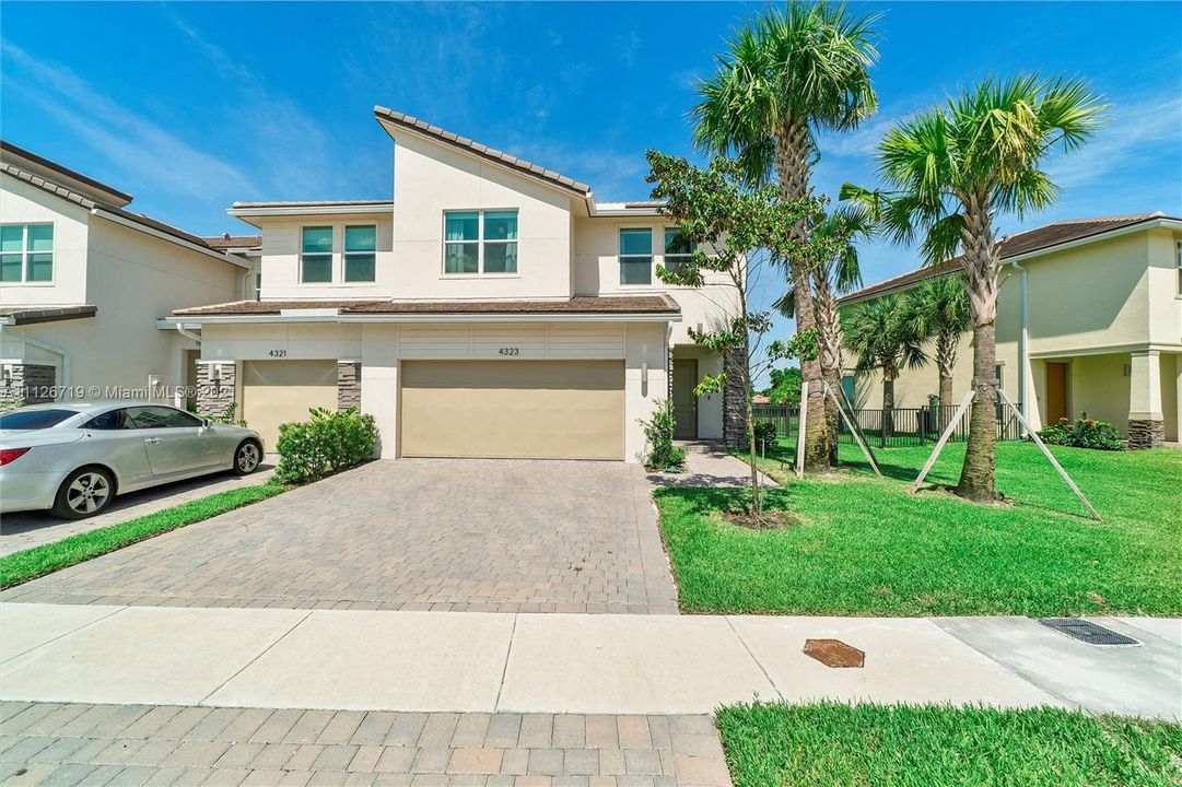 Recently Rented: $3,500 (3 beds, 2 baths, 1830 Square Feet)