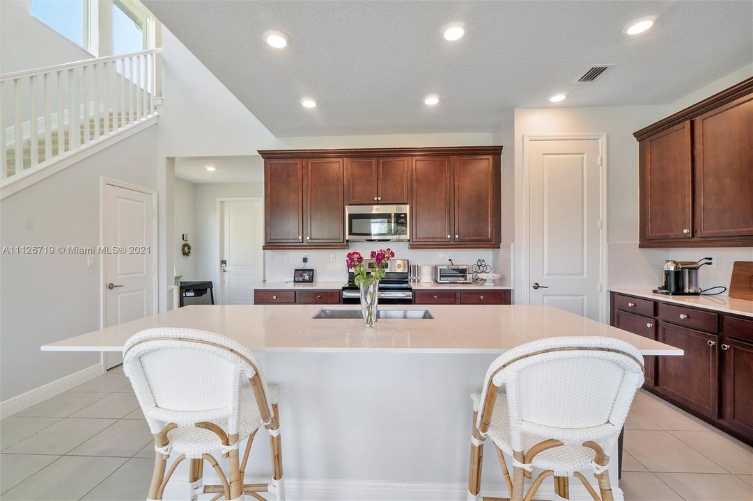 Recently Rented: $3,500 (3 beds, 2 baths, 1830 Square Feet)