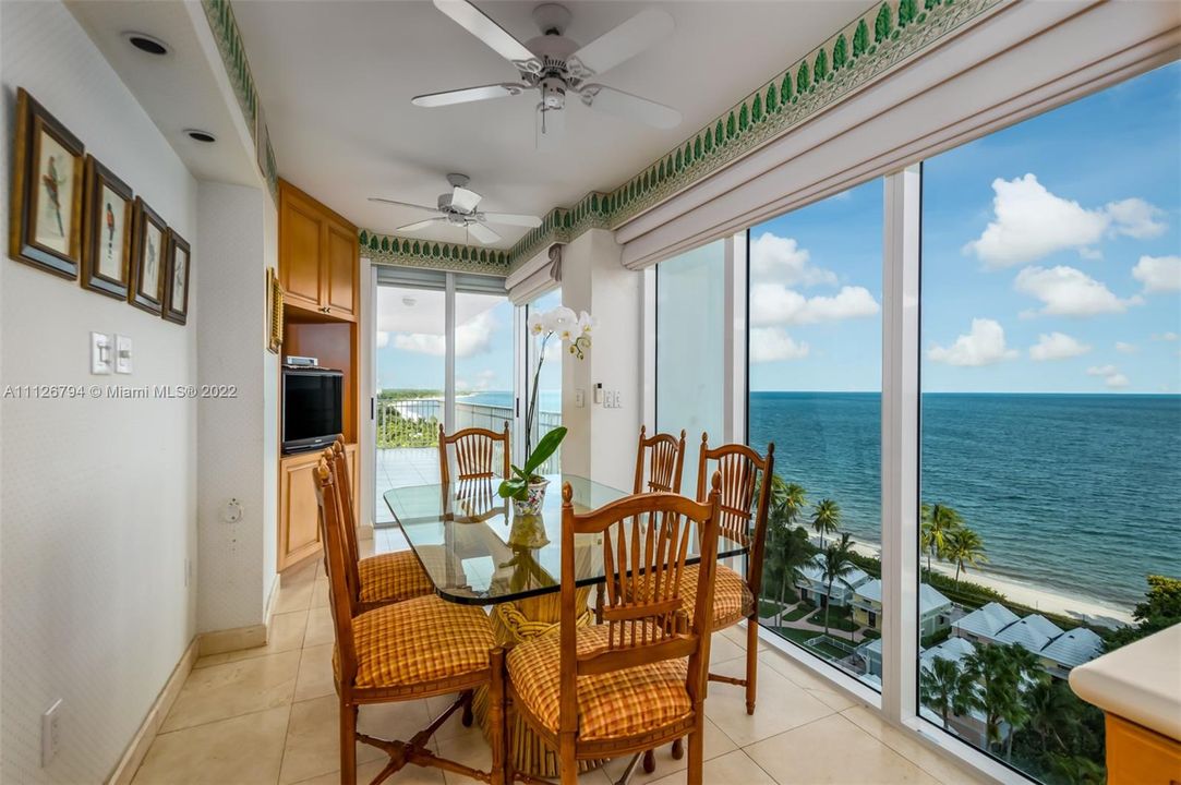 Recently Sold: $3,100,000 (3 beds, 3 baths, 3120 Square Feet)