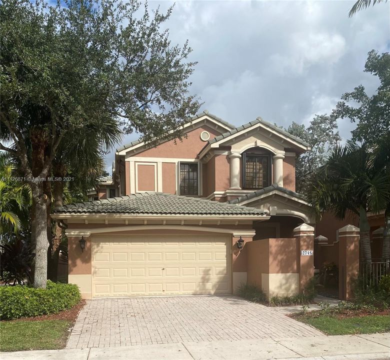 Recently Sold: $792,000 (4 beds, 3 baths, 2360 Square Feet)