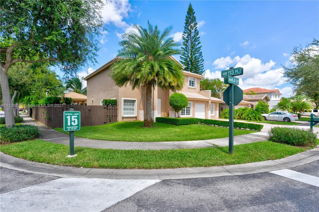 Recently Sold: $1,299,000 (5 beds, 5 baths, 3365 Square Feet)