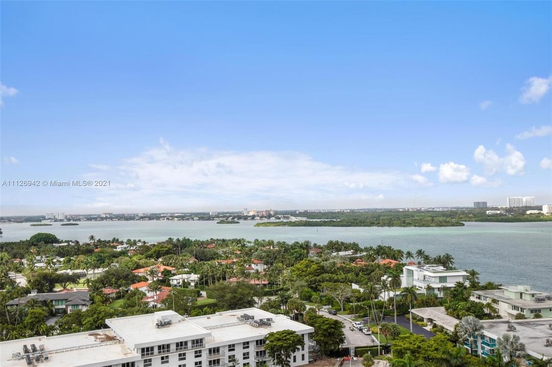 Recently Sold: $915,000 (2 beds, 2 baths, 1056 Square Feet)