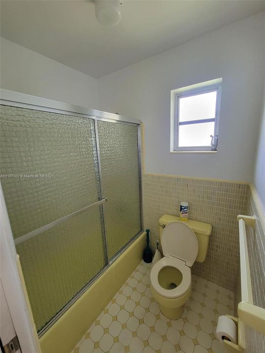 最近售出: $899,000 (3 贝兹, 2 浴室, 1761 平方英尺)