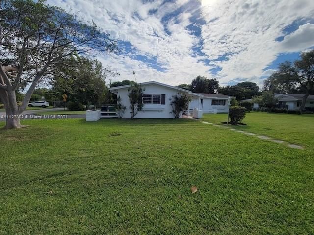 Recently Sold: $899,000 (3 beds, 2 baths, 1761 Square Feet)