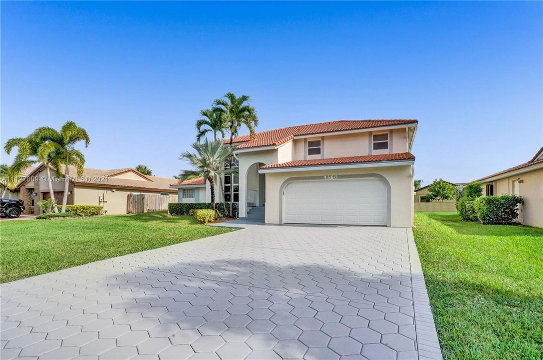 Recently Sold: $799,000 (4 beds, 3 baths, 2648 Square Feet)