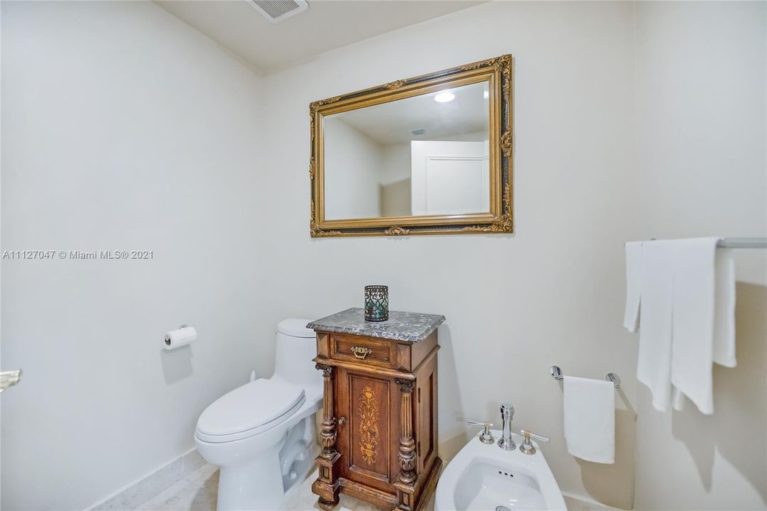 最近售出: $1,750,000 (3 贝兹, 3 浴室, 3264 平方英尺)