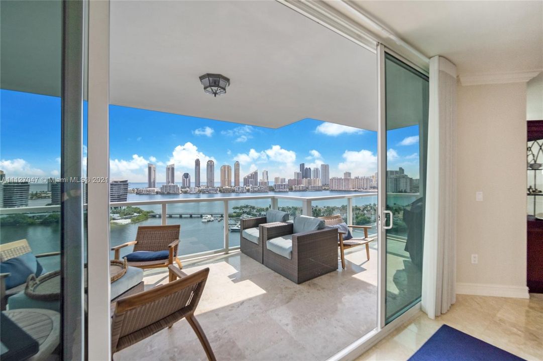 Recently Sold: $1,750,000 (3 beds, 3 baths, 3264 Square Feet)